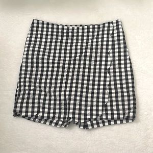 Talbots Black & White Gingham Wrap Scalloped Skort